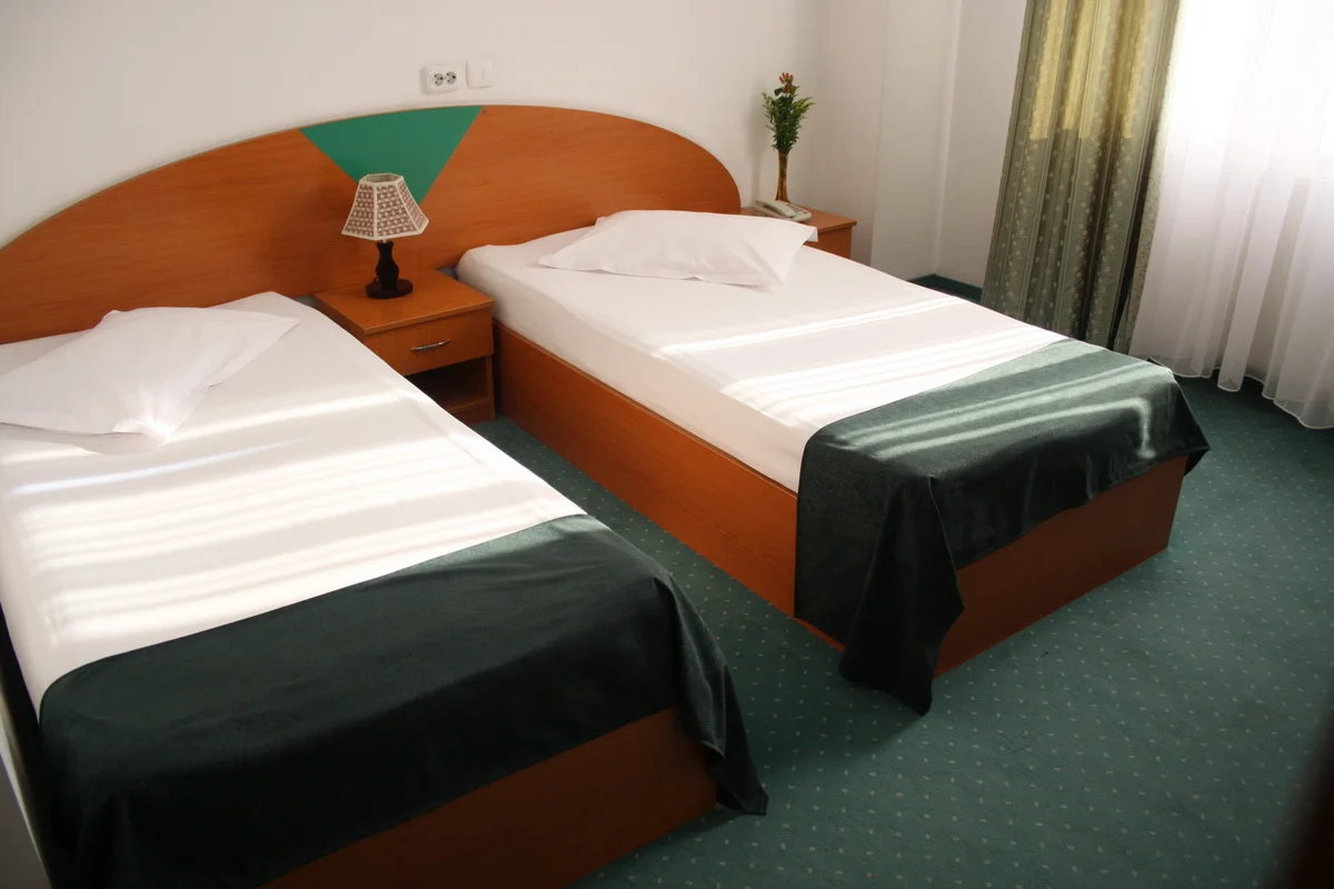 Sir Colentina Hotel image reservation at Y-Sky-Lead
