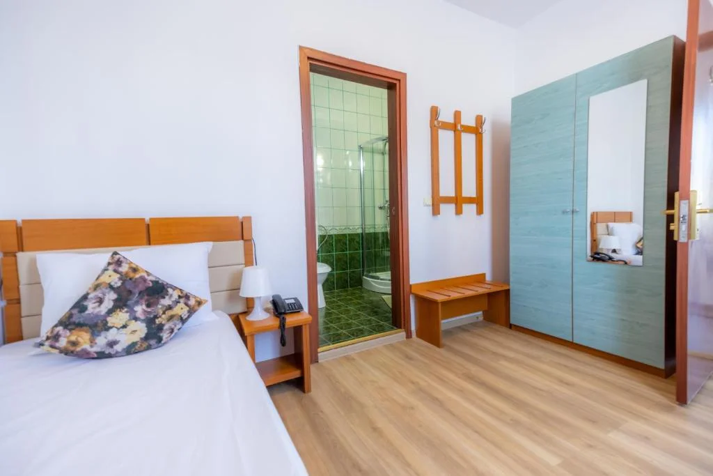 Sir Lujerului Hotel image reservation at Y-Sky-Lead